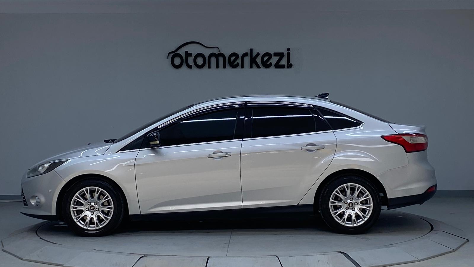 FORD FOCUS 25